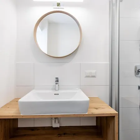 Lägenhet Laerchenhof 203 *